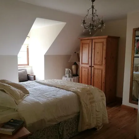 Panzió Assaroe House