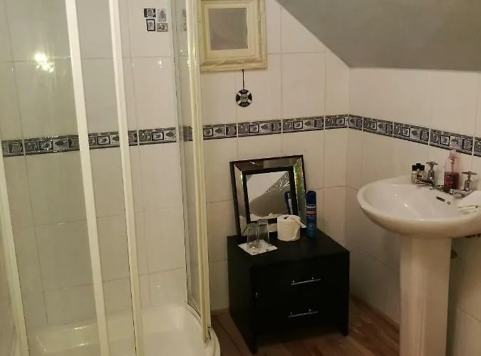 Panzió Assaroe House